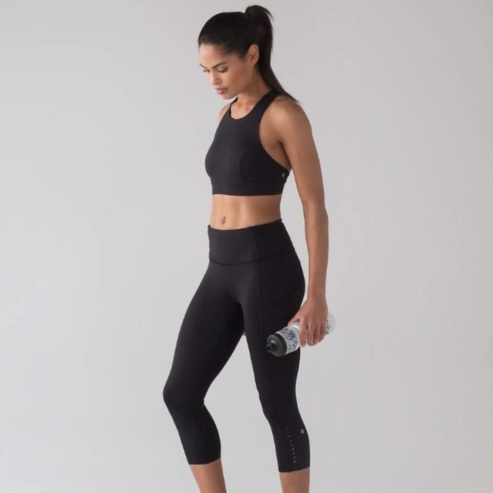 Lululemon Fast & Free HR Crop 19in Black Sz 8 EUC